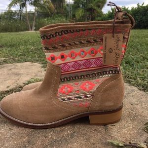 NWT Embroidered Suede Boots April Daze